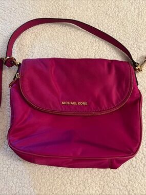 Michael Kors Leather Bedford Medium Flap in acid fuchsia Shoulder Bag  Crossbody